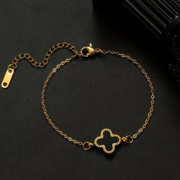 18K Gold Plated, Black / White,Four-leaf Clover Bracelet. - Picture 3 of 5